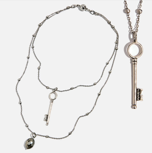 Collar delicado con la llave "Soy libre"