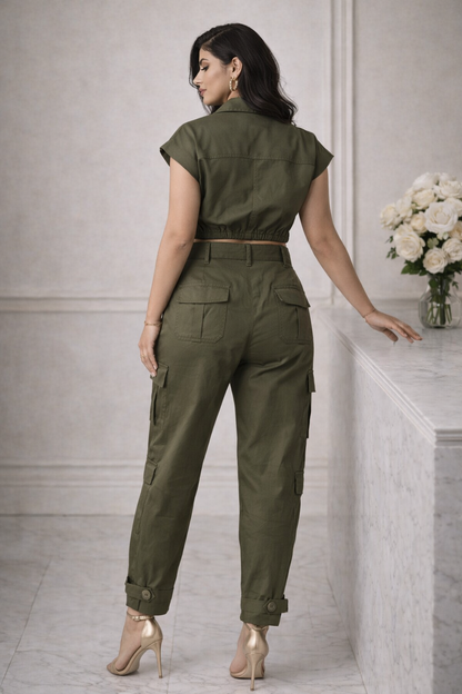 Conjunto Cargo Mujer Verde Militar | Top Crop + Pantalón Cargo con Cinturón | Moda Urbana Chic