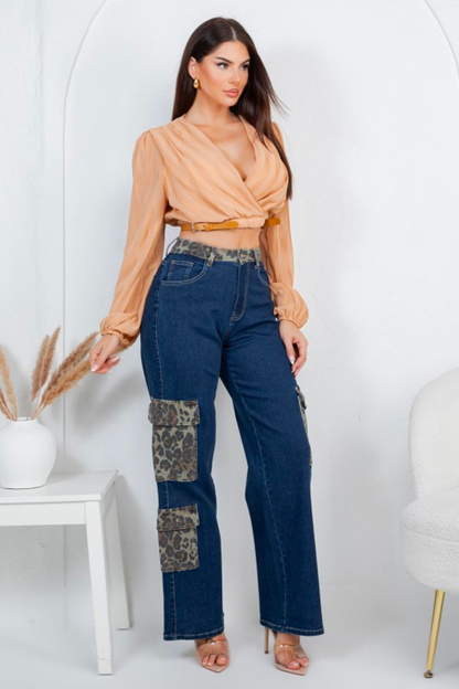 Pantalón Jean con Detalles Animal Print