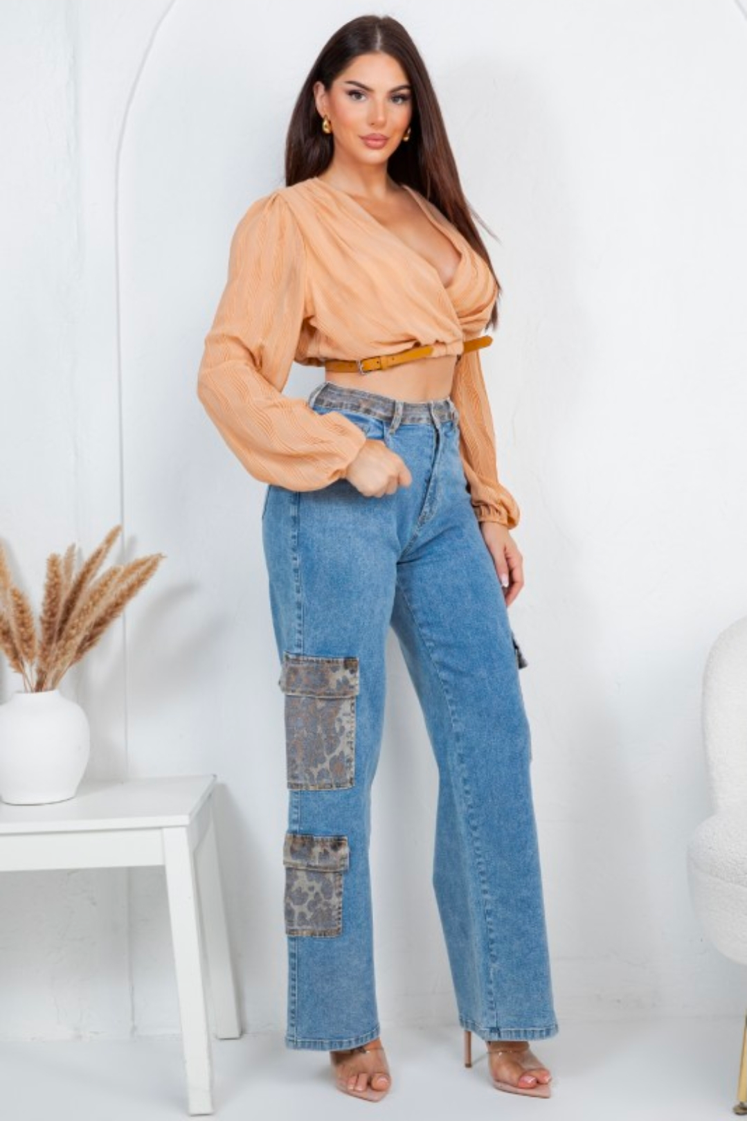 Pantalón Jean con Detalles Animal Print